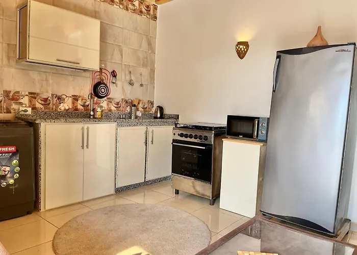 Practical Zone, Ac, Wifi, Bike דהב