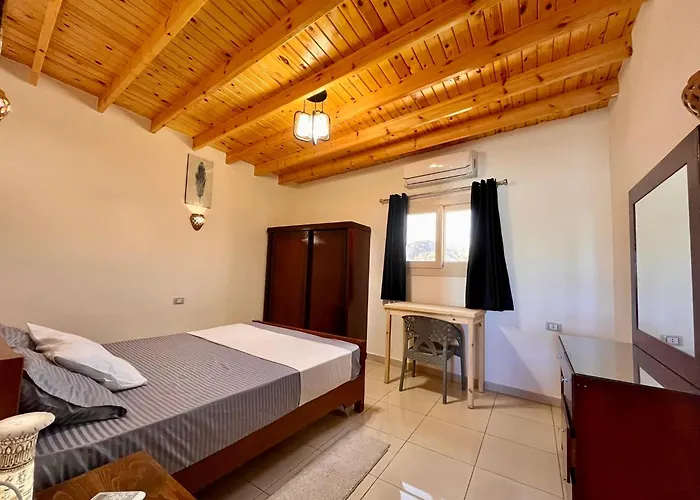 Practical Zone, Ac, Wifi, Bike בית נופש דהב